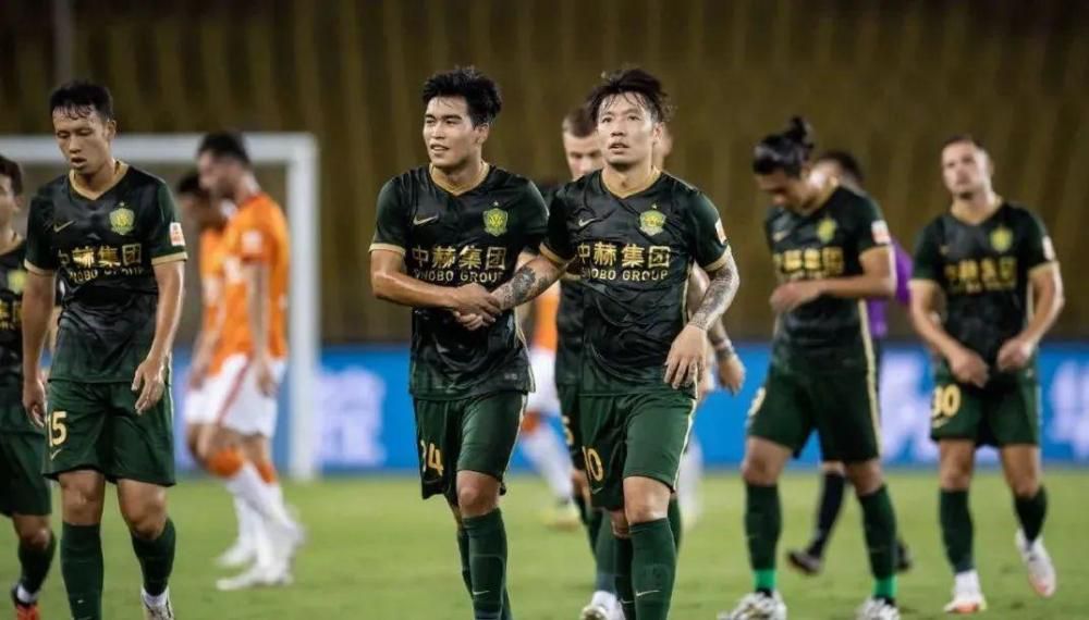 此前博维禁区内与对方相撞倒地，裁判没有表示。
